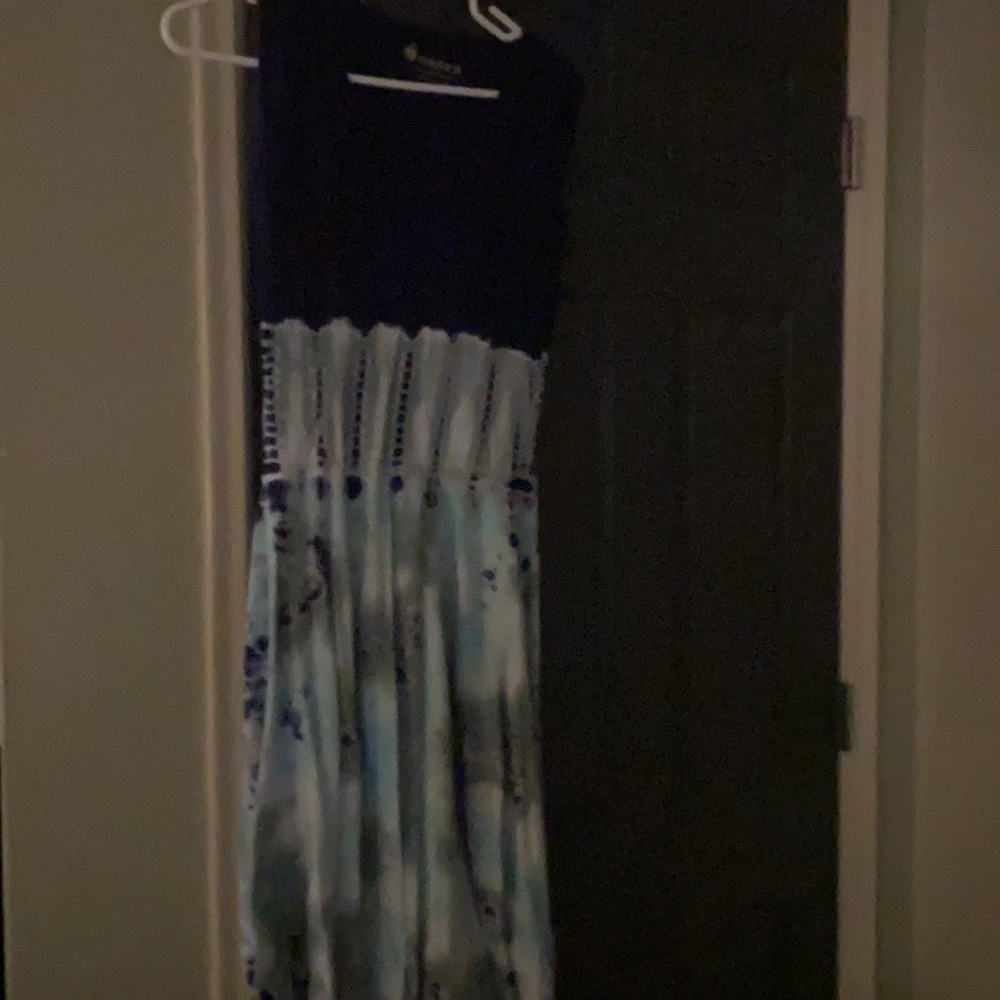 Mid length ,v neck dress.  Cotton. Barely worn